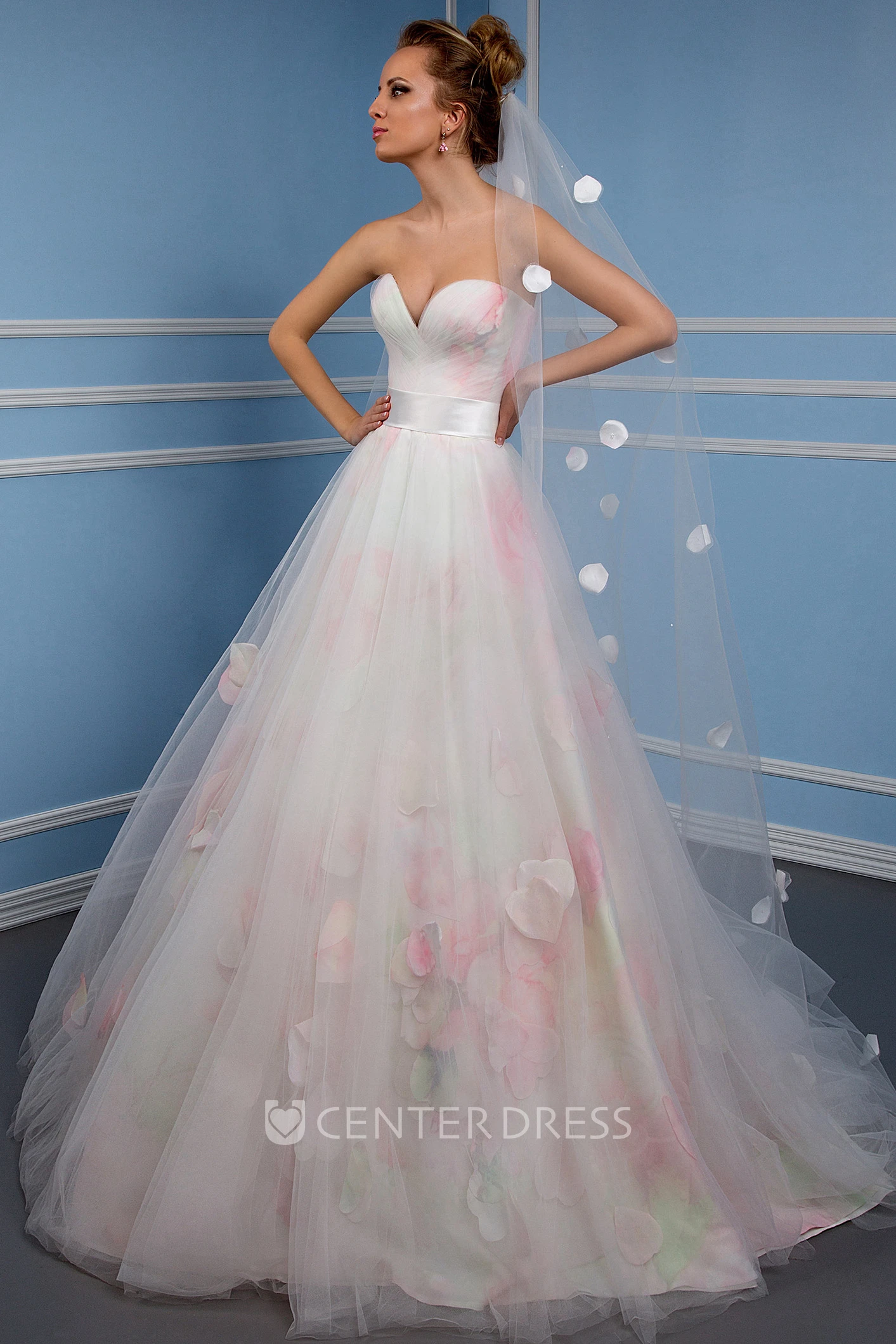 A-Line Sweetheart Tulle Wedding Dress With Flower And Lace Up