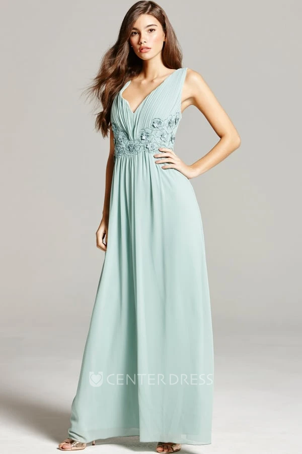 Ruched Sleeveless V-Neck Chiffon Bridesmaid Dress With Flower And Beading