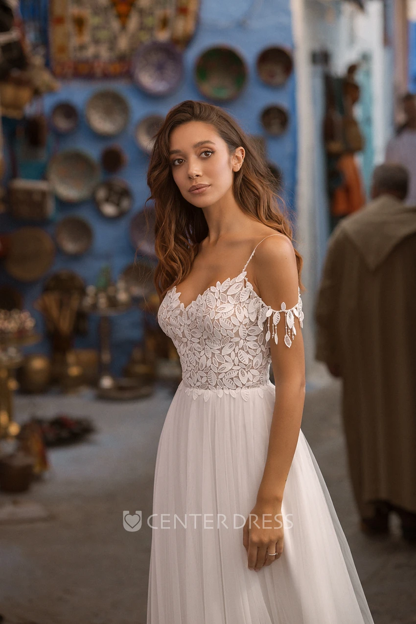 V-neck Tulle Off-the-shoulder Ethereal Sexy Spring Wedding Dress With Lace Details On Top