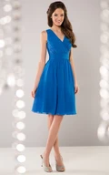 Sleeveless V-Neck Knee-Length Chiffon Bridesmaid Dress With Lace Back