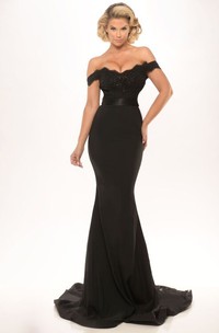 Trumpet Floor-Length Off-The-Shoulder Appliqued Jersey Prom Dress With Backless Style And Lace