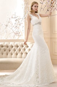 Sheath Sleeveless Floor-Length V-Neck Appliqued Lace Wedding Dress With Waist Jewellery