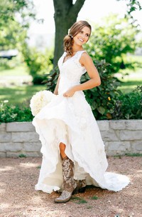 Sheath V-neck Lace Zipper Wedding Gown
