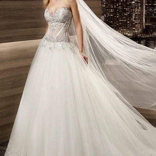 Sweetheart V-waist A-line Wedding Dress with Beaded Illusion