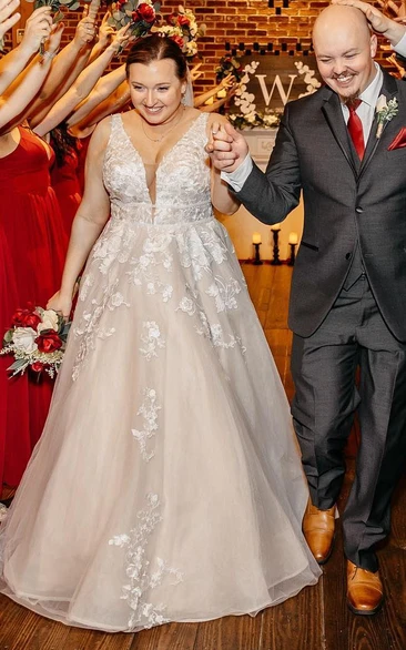 Curvy Plus Size Wedding Dress with A-Line Sexy Plunging Neckline Adorable Appliques