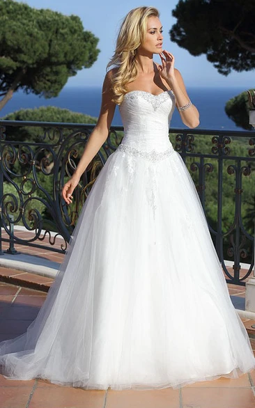 Maxi Sweetheart Appliqued Beaded Tulle Wedding Dress With Ruching
