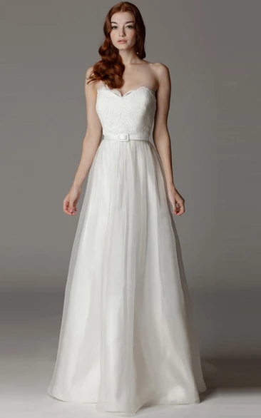 Sweetheart Long Appliqued Satin&Tulle Wedding Dress With Ribbon