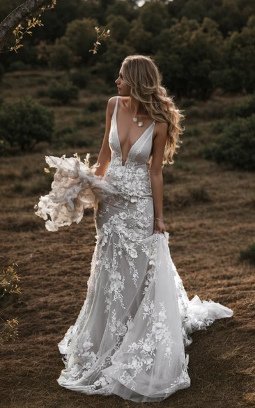 Gorgeous Lace Petals Mermaid Sexy V-Neck Straps Sleeveless Backless Illusion Country Long Trailing Wedding Dress
