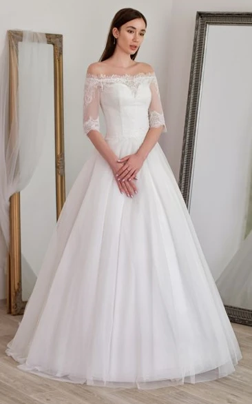Off-the-shoulder Romantic Ball Gown Lace and Tulle Wedding Dress