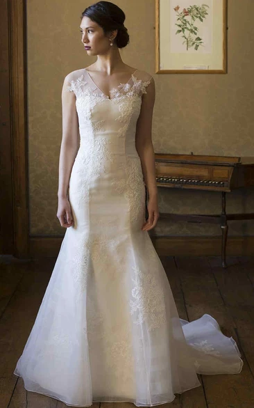 Trumpet Cap-Sleeve Long V-Neck Appliqued Lace&Organza Wedding Dress