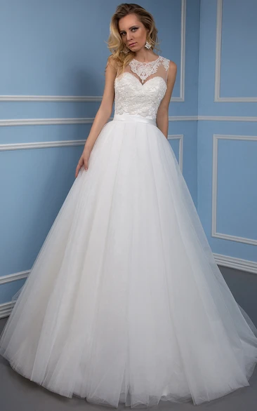 Ball-Gown Scoop Sleeveless Appliqued Maxi Tulle Wedding Dress