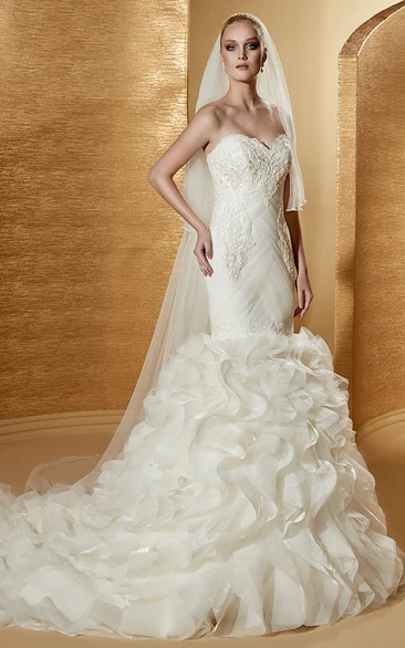 Fine Sweetheart Court-Train Pleated Mermaid Gown With Fine Appliques And Ruffles