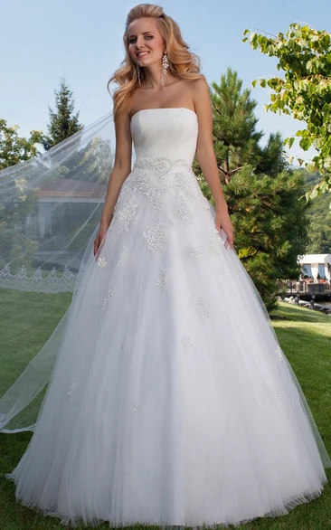 A-Line Pleated Strapless Floor-Length Tulle Wedding Dress With Appliques And Corset Back