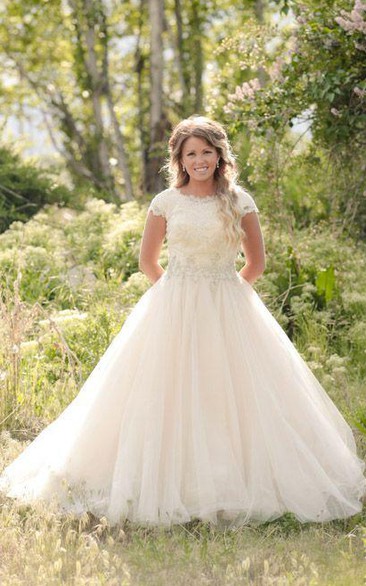 Ball Gown Jewel Lace Tulle Button Zipper Wedding Gown