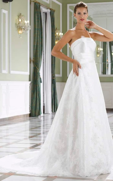 A-Line Sleeveless Strapless Floor-Length Satin&Lace Wedding Dress With Court Train And Backless Style