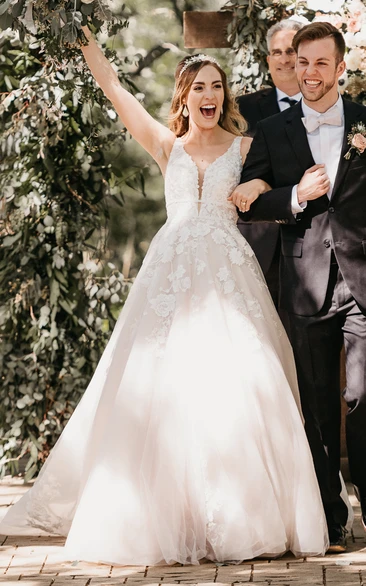 A-Line Lace Modern Wedding Dress With Appliques And Back