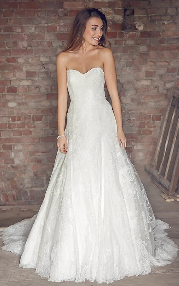 Sweetheart Floor-Length Appliqued Satin&Tulle Wedding Dress