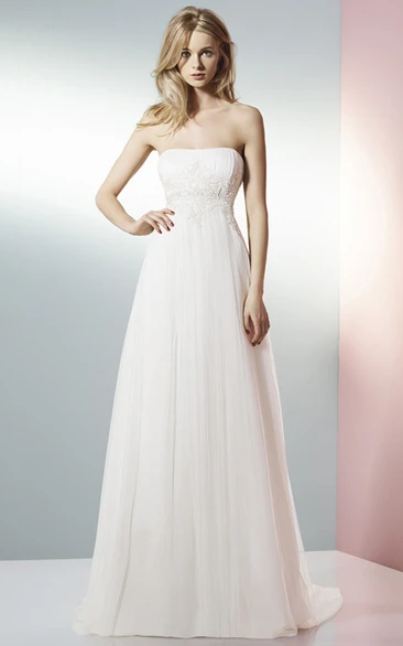 A-Line Strapless Appliqued Tulle Wedding Dress With Brush Train