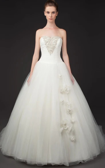 Ball-Gown Long Strapless Beaded Sleeveless Tulle Wedding Dress With Ruching And Flower