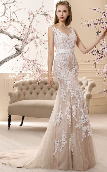 Trumpet Long V-Neck Sleeveless Appliqued Lace&Tulle Wedding Dress With Bow