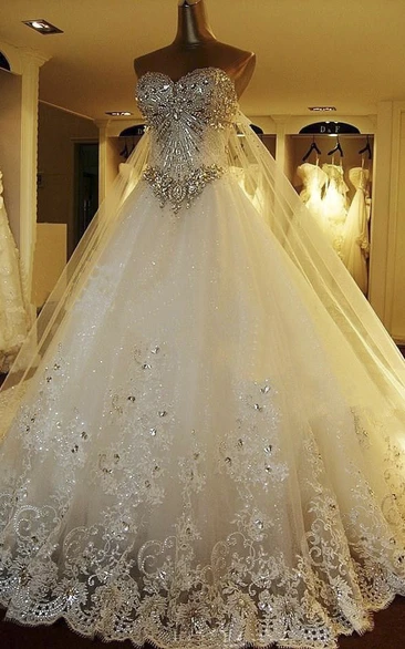 Luxury Watteau Train Lace Appliques Strapless Sweetheart Wedding Dress With Train And Beading