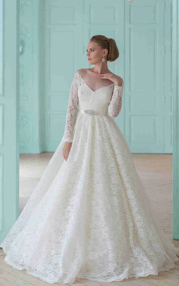 Ball Gown Long-Sleeve Scoop-Neck Lace Wedding Dress With Waist Jewellery And Illusion