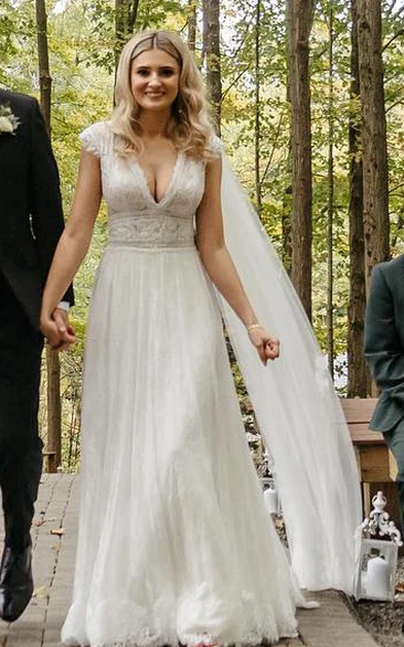 Elegant A-Line V-neck Lace Appliques Short Sleeve Sweep Train Garden Wedding Dress