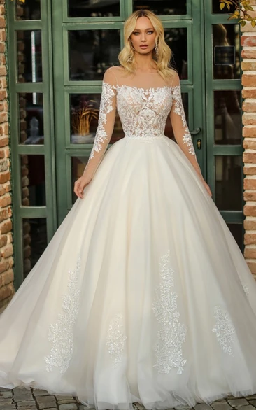 Elegant Ball Gown Tulle Bateau Neck Court Train Wedding Dress with Appliques