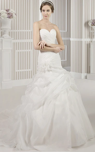 Trumpet Floor-Length Sweetheart Satin Wedding Dress With Criss Cross And Pick Up