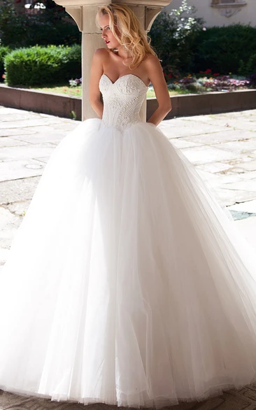 Ball Gown Floor-Length Beaded Sweetheart Sleeveless Tulle Wedding Dress