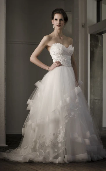 Sweetheart Long Appliqued Tulle Wedding Dress With Sweep Train And V Back