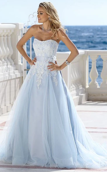 A-Line Strapless Sleeveless Floor-Length Appliqued Tulle Wedding Dress With Flower