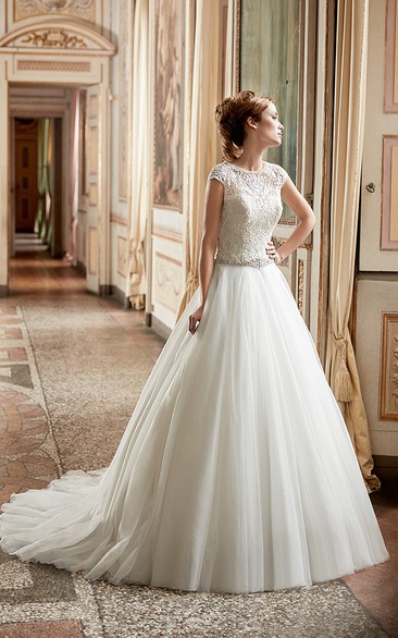 A-Line Appliqued Maxi Scoop-Neck Cap-Sleeve Tulle&Lace Wedding Dress With Waist Jewellery And Illusion