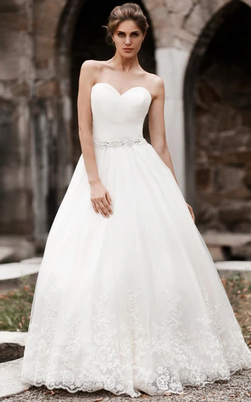 A-Line Sweetheart Floor-Length Criss-Cross Sleeveless Lace&Tulle Wedding Dress With Waist Jewellery And Appliques