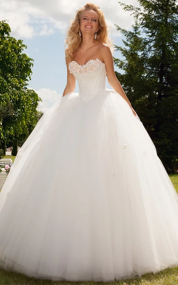 Long Sweetheart Floral Tulle Wedding Dress With Appliques