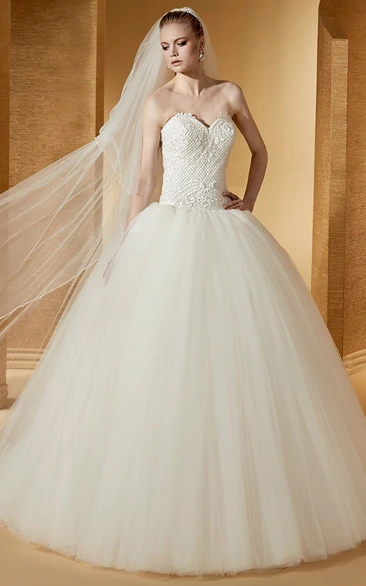 Elegant Sleeveless Ball Gown With Embroideries And Open Back