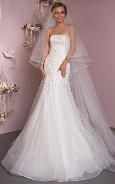 Mermaid Sleeveless Strapless Floor-Length Appliqued Lace&Tulle Wedding Dress With Lace-Up Back And Court Train