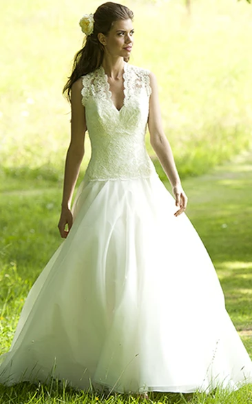 A-Line Long-Sleeveless V-Neck Chiffon Wedding Dress With Appliques