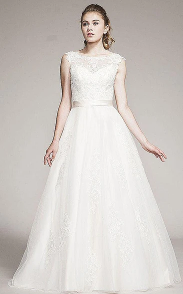 A-Line Appliqued Floor-Length Sleeveless Bateau-Neck Lace Wedding Dress