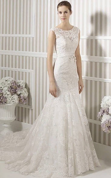 Sheath Sleeveless Appliqued Long Scoop Lace Wedding Dress With Pleats And Deep-V Back