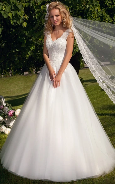 Maxi V-Neck Appliqued Tulle Wedding Dress With Beading And Illusion