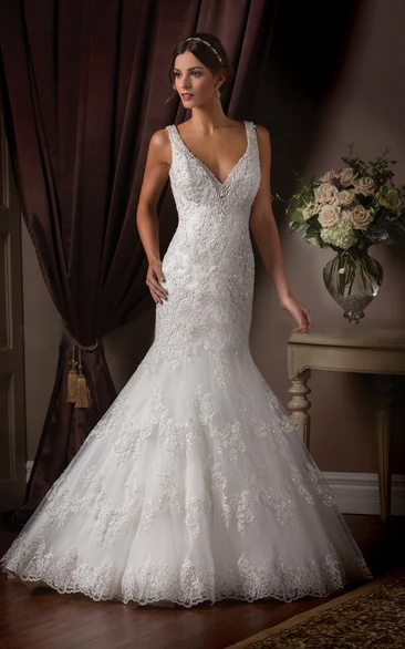 Sleeveless V-Neck Mermaid Wedding Dress With Appliques And Beadings