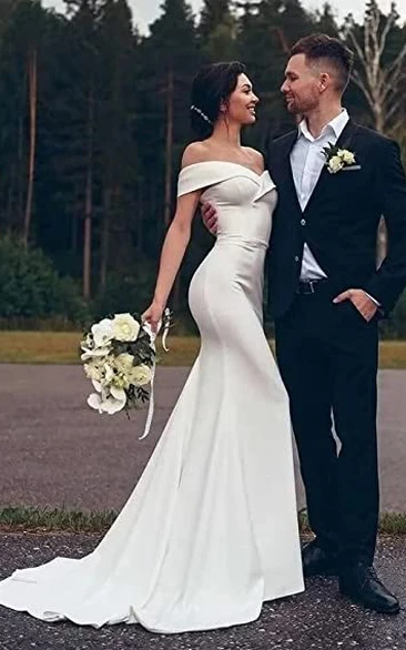 Elegant Mermaid Satin Wedding Dress with Short Sleeves and Off-the-Shoulder Design for Country Garden