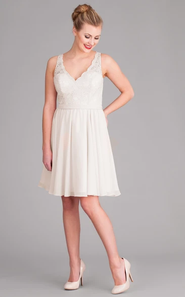 Short V-Neck Sleeveless Lace Chiffon Wedding Dress