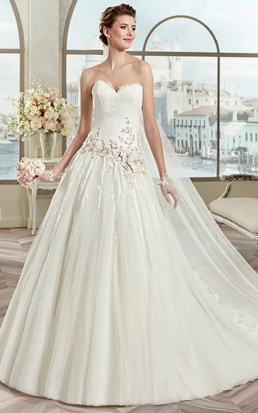 Sweetheart A-Line Bridal Gown With Floral Appliques And Zipper Back