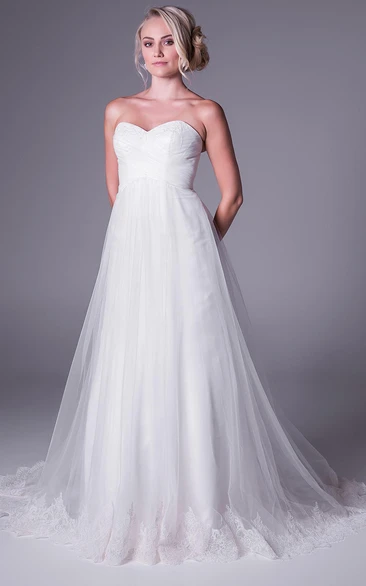 A-Line Floor-Length Sweetheart Tulle Wedding Dress With Appliques And V Back