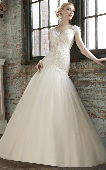 A-Line Cap-Sleeve Floor-Length V-Neck Tulle&Lace Wedding Dress With Appliques And V Back