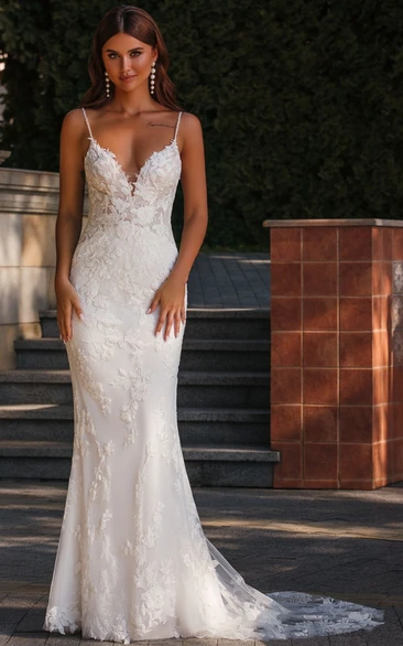 Casual Mermaid Lace Spaghetti Plunging Neck Wedding Dress with Appliques