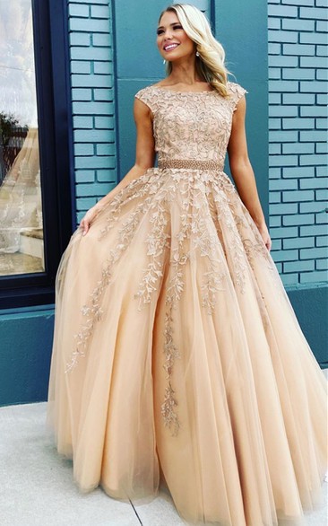 Casual Ball Gown Tulle Bateau Sweep Train Prom Dress with Appliques
