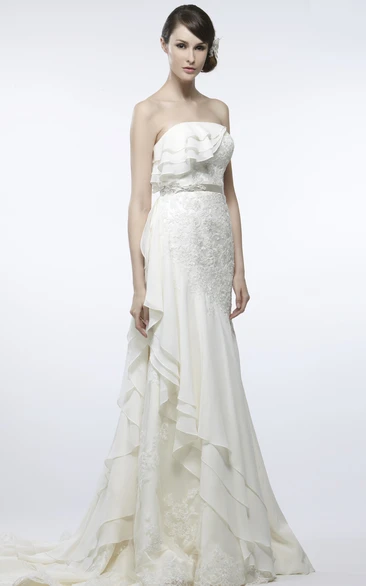 A-Line Long Sleeveless Strapless Appliqued Chiffon Wedding Dress With Pleats And Waist Jewellery